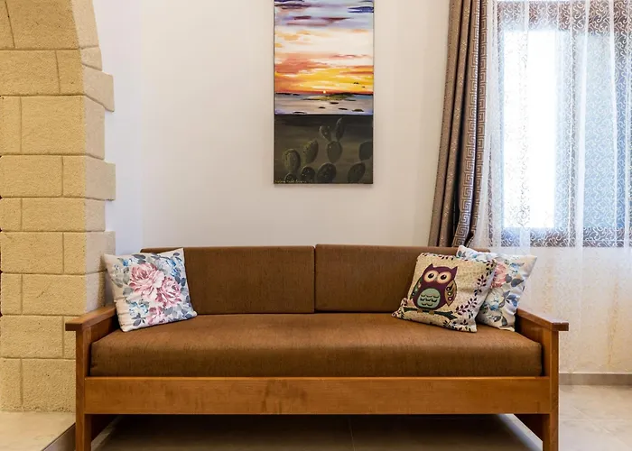 The Owl House Near Chania City Centre